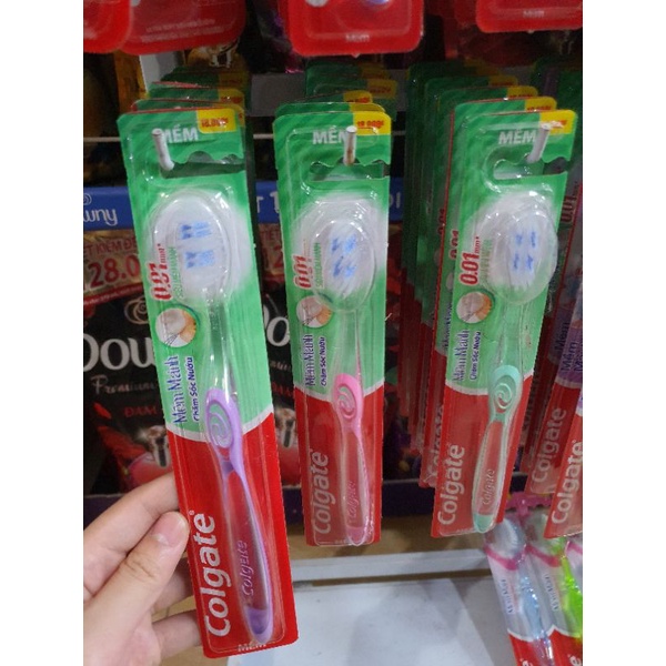 Bàn chải Colgate mềm mảnh chăm sóc nướu