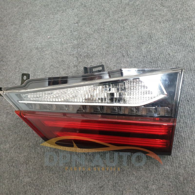 81590-0E100 B đèn hậu LEXUS RX350 2016 2018 TRONG VẾ PHỤ (RH)