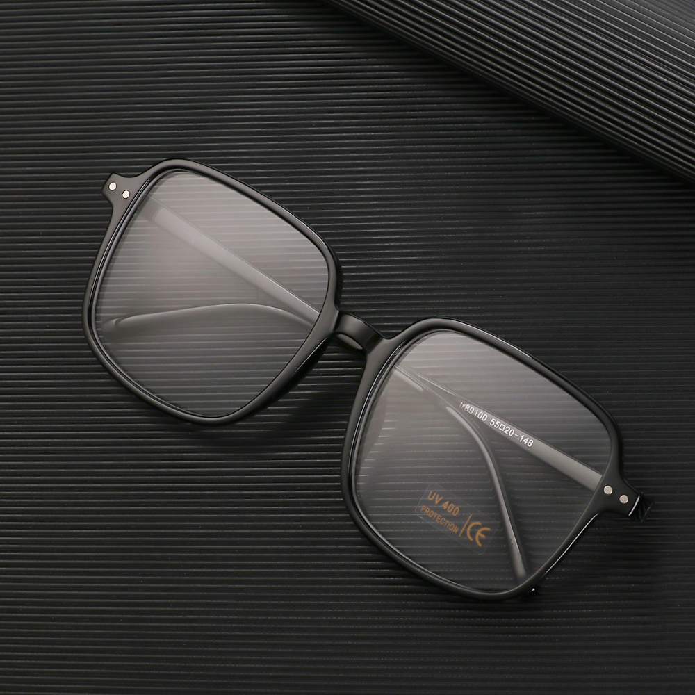 Kính Mát Siêu Nhẹ Gọng Vuông Trong Suốt