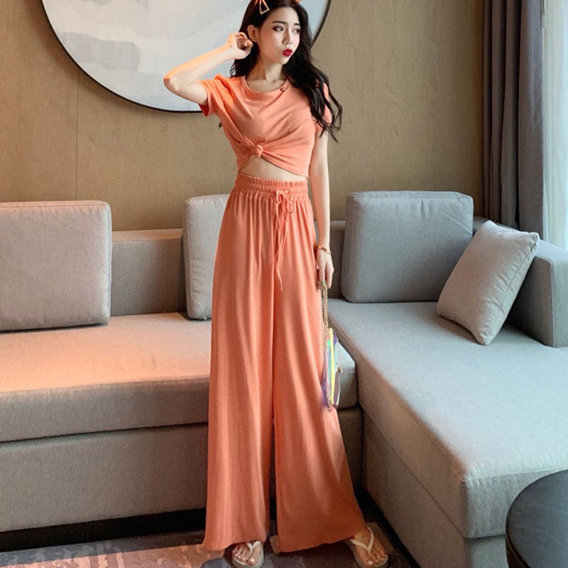 Bộ áo thun ngắn tay và quần ống rộng lưng cao phong cách năng động trẻ trung dành cho nữ