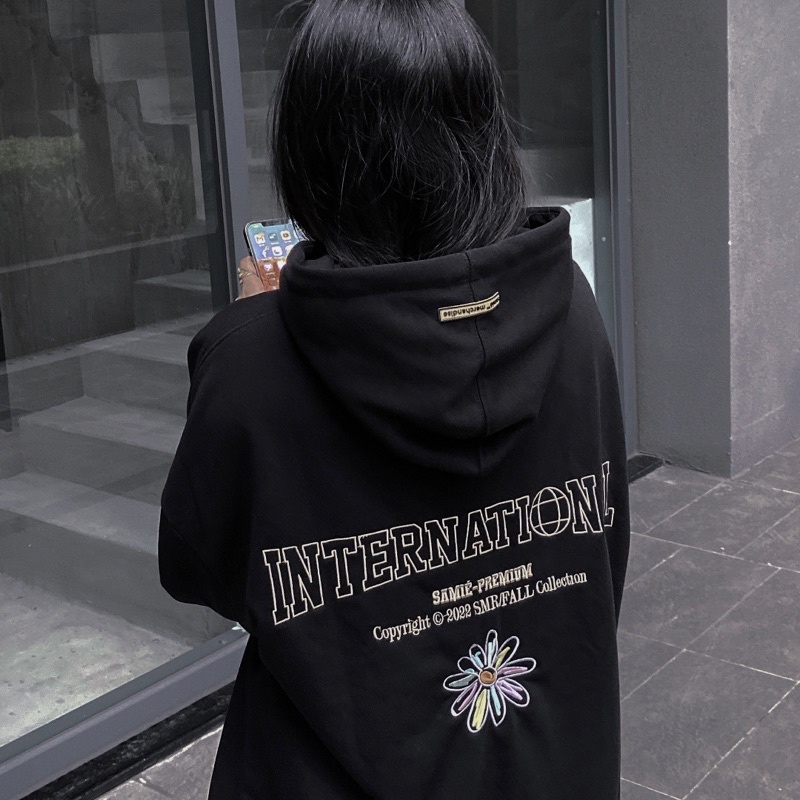 HOODIE CHÂN CUA ĐEN THÊU HOA CÚC BẢY MÀU SAMIÉ PREMIUM
