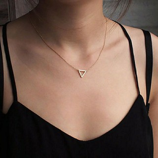 Dây chuyền mặt tam giác