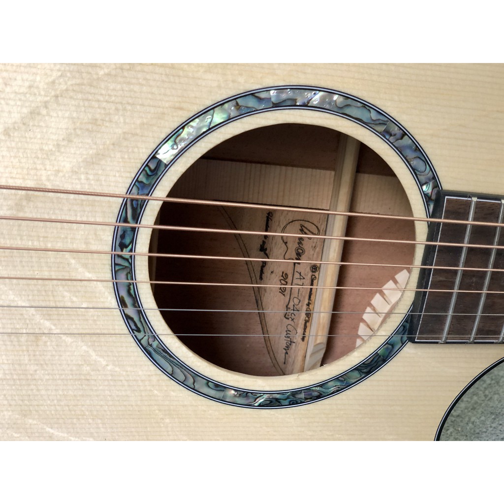 Đàn Guitar Acoustic Thuận Guitar AT04Cx Custom 2021 Bản Nan cầu lỗ