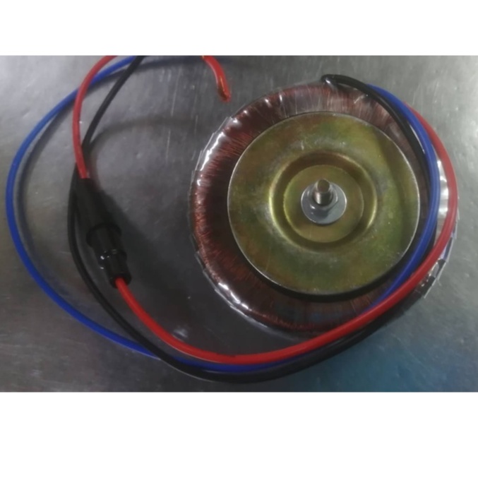 Biến Áp Xuyến Tự Ngẫu. Điện Áp Vào 220V Điện Áp Ra 110V. Có Cầu Chì Bảo Vệ