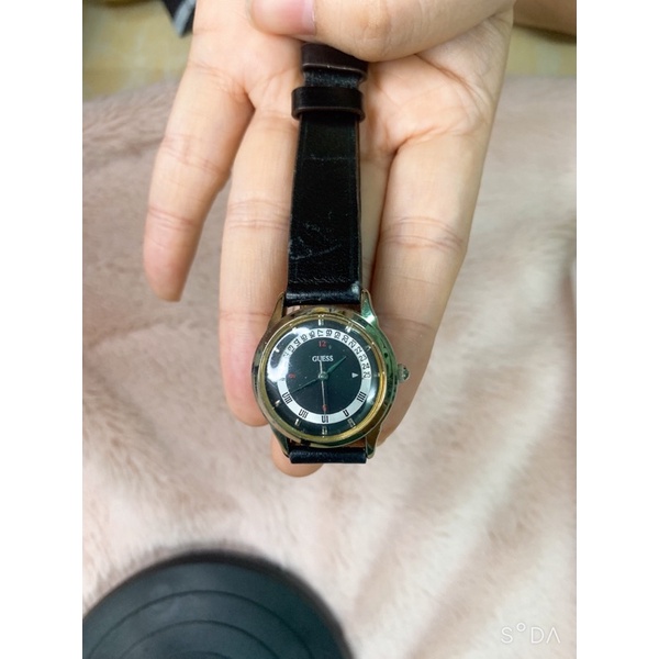 Đồng hồ si nữ hiệu Guess