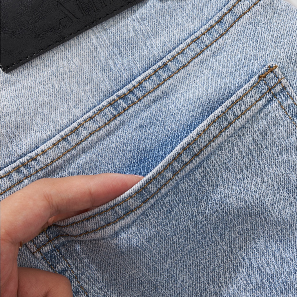 Quần Jean Nam Xanh Trơn ATINO Chất Liệu Jean Pha Spandex Form Slim-Fit QJ1.1038