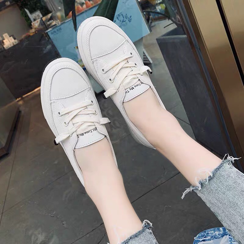 Giày thể thao vải cổ cao cho bạn nữ