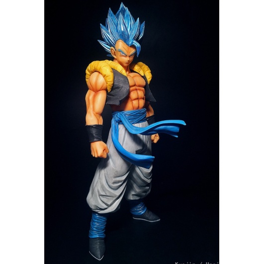 Có Sẵn Nhân Vật Rồng Trong Dragon Ball