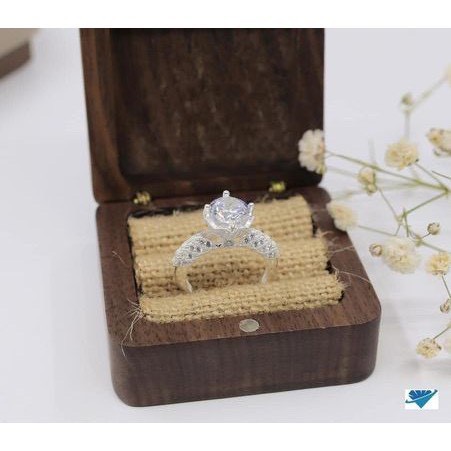 NHẪN NỮ BẠC GẮN ĐÁ CHỦ TO SANG CHẢNH