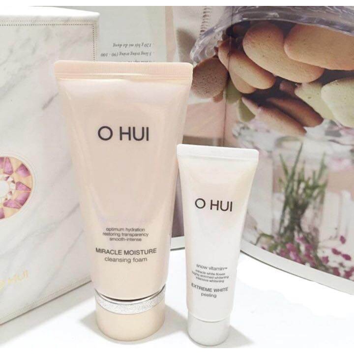 Set Sữa rửa mặt dưỡng ẩm Ohui Miracle Moisture Cleansing Foam Special Set 2SP