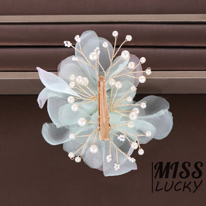 Cài tóc kiểu dáng thời trang thanh tú cho nữ