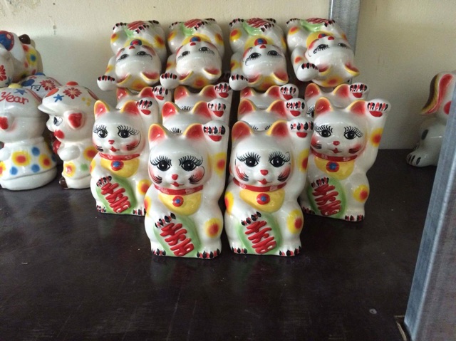Mèo neko sứ Bát Tràng chọn kĩ