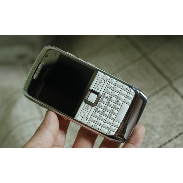 Điện thoại Nokia E71 chính hãng tồn kho mới 99%