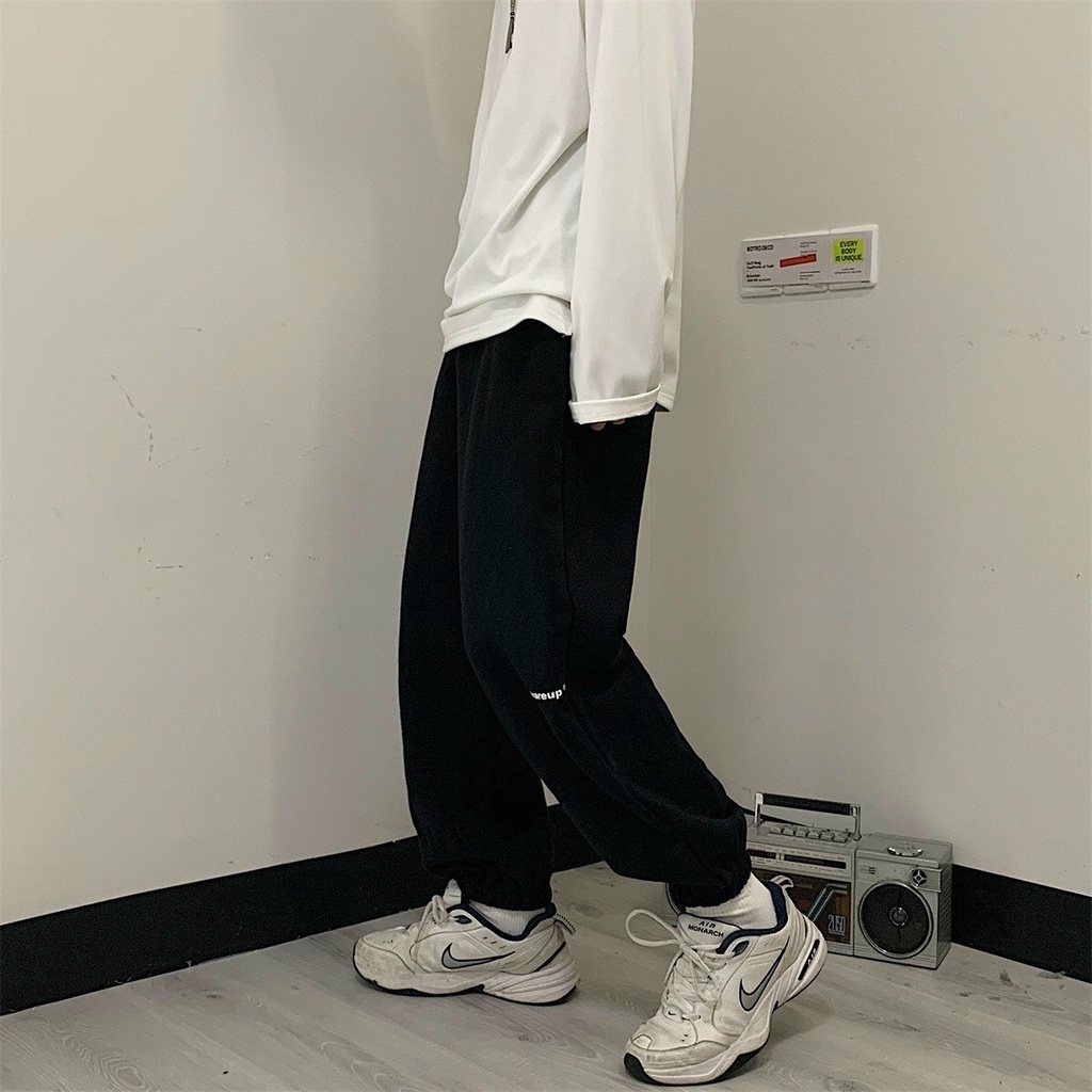 Quần Jogger Chữ Gối Wareup Unisex  Nỉ ống boom form thụng kiểu dáng đường phố cá tính