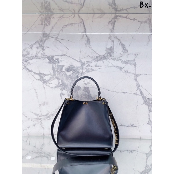 Túi xách Fendì tote sz 30cm chất da bò