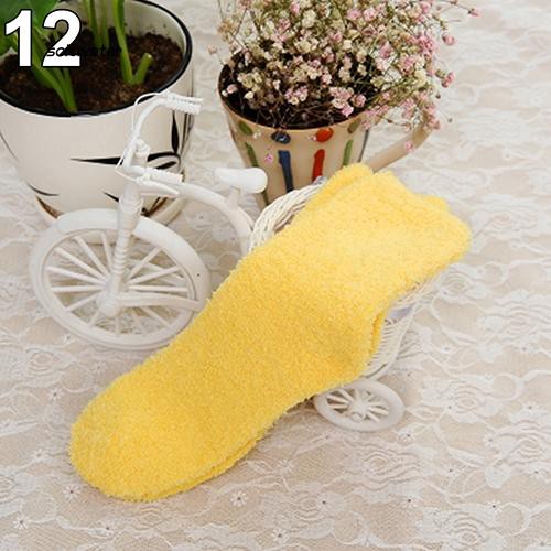 Vớ len giữ ấm mùa đông kiểu dáng xinh xắn dành cho nữ