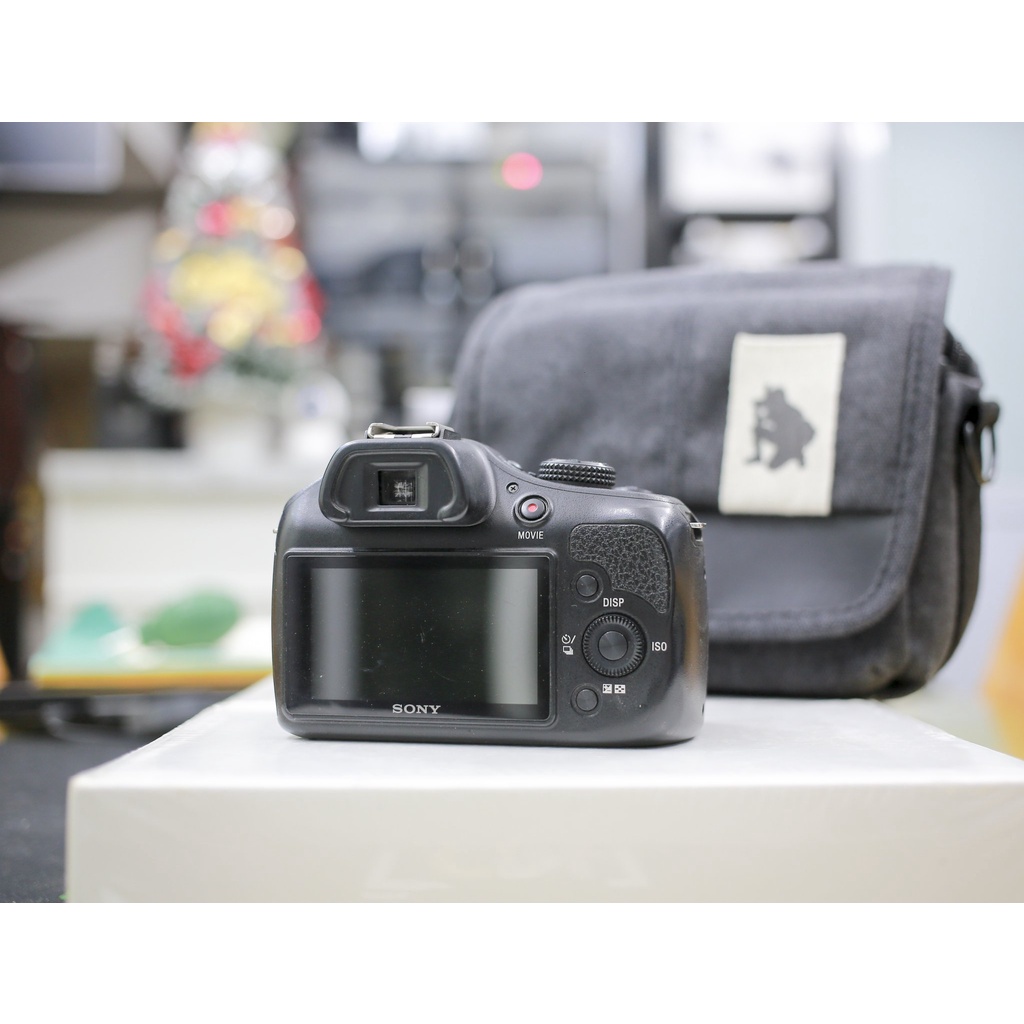 Combo máy ảnh Sony A3000 kèm len Sony 18 55. Hỗ trợ chụp + quay video Full HD. Sự khởi đầu hoàn hảo.