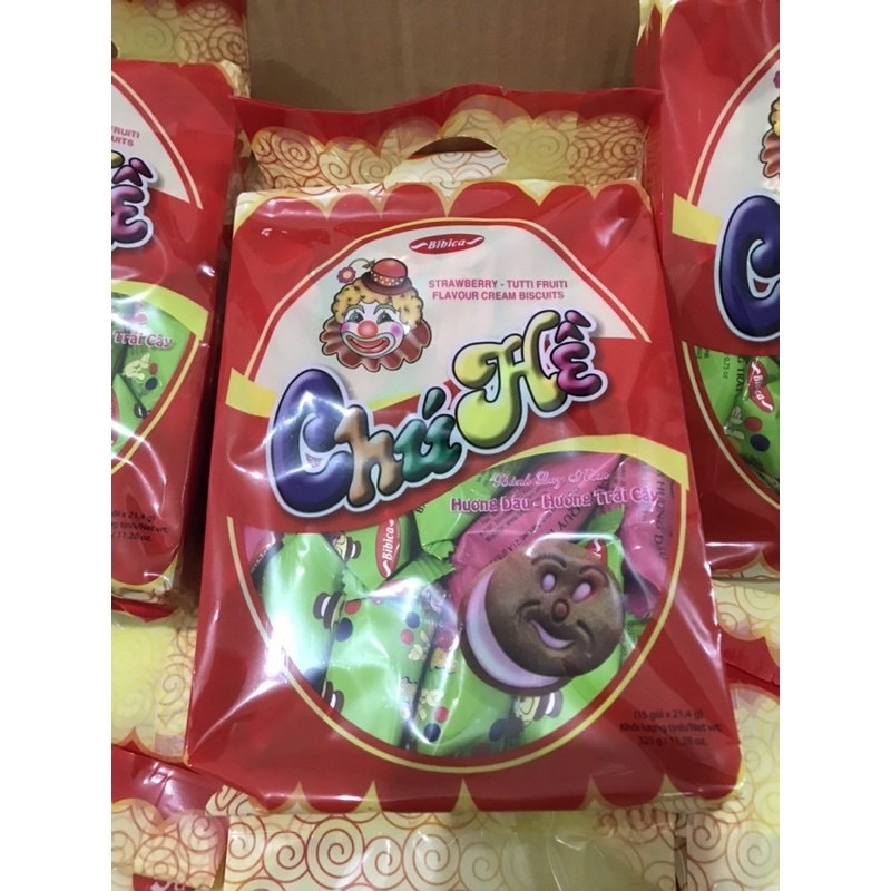 Bánh quy kẹp kem Chú Hề Bibica 320g