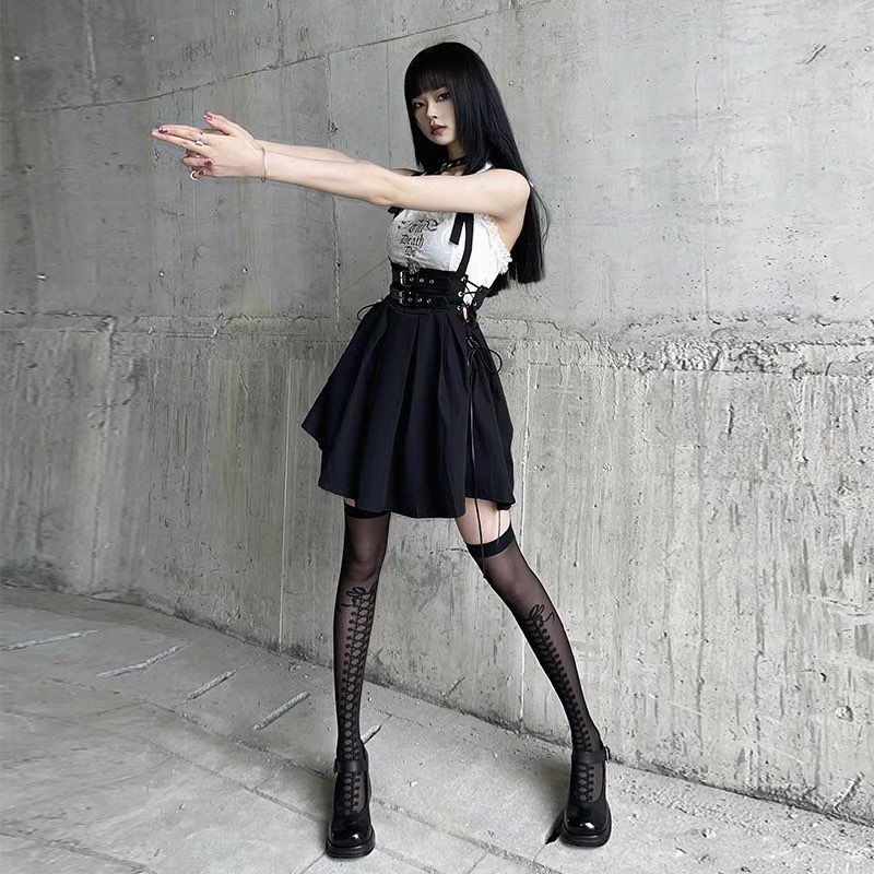 - Chân Váy Yếm Skirt