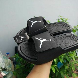 [FULL BOX] TẶNG VỚ SỌC HÀN, DÉP JORDAN ĐEN LOGO TRẮNG