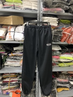 Quần jogger thêu chữ Spun