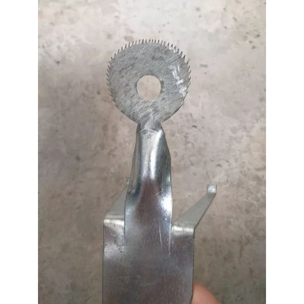 Bàn nạo dừa sắt