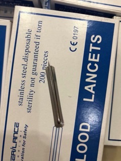 Kim chích mụn 200 cái