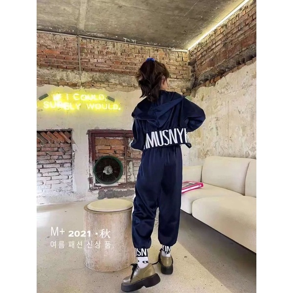 Bộ đồ thể thao bé gái sành điệu