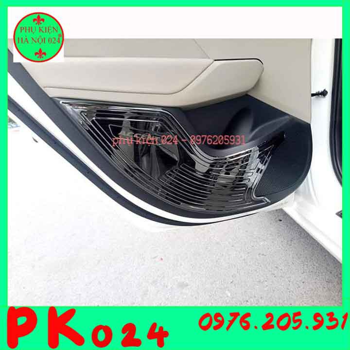 Bộ ốp tapli Accent 2018-2020 vân Titan chống xước va đập khi mở cửa và làm đẹp xe