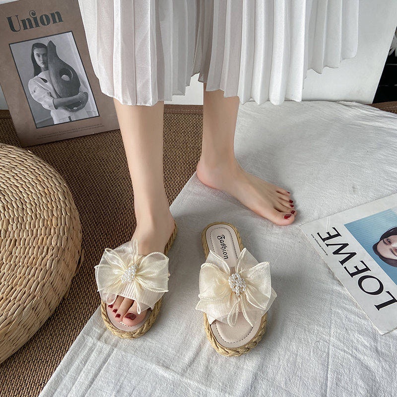 Dép Đi Biển Đế Bệt Đính Nơ Và Ngọc Trai Phong Cách Mới