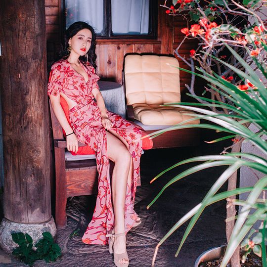 Thanh lý- Đầm maxi cut-out hoa văn hồng 2022