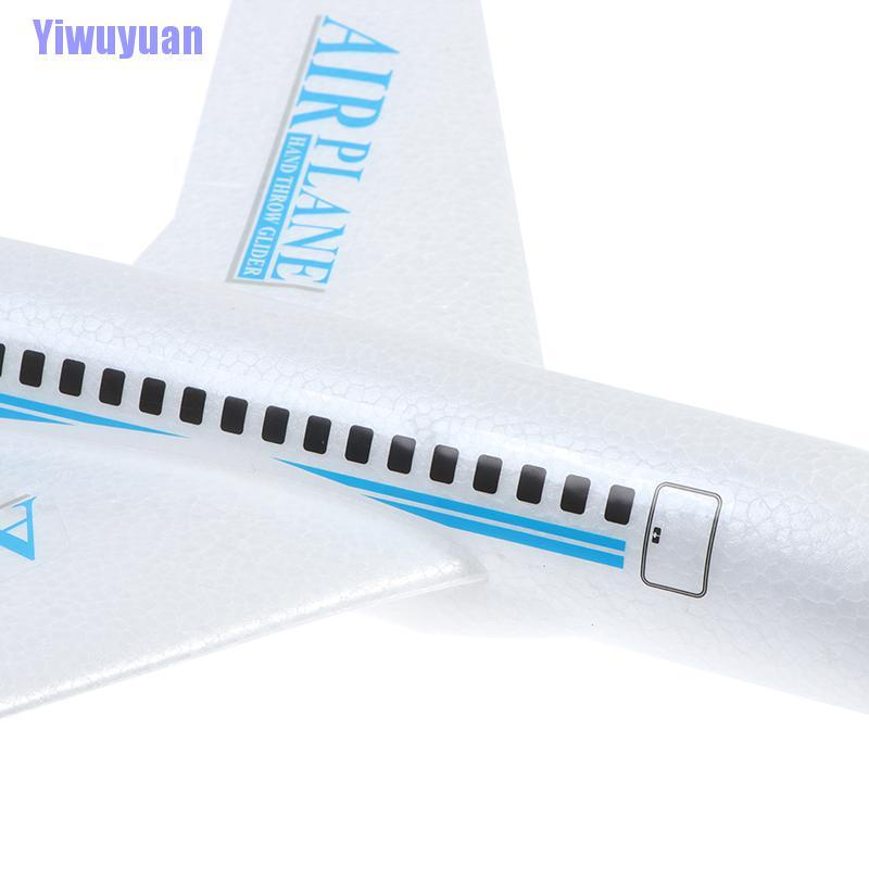 Máy bay xốp ném thủ công kích thước 49x45cm