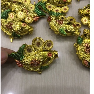 Cá chép trang trí tháp tỏi