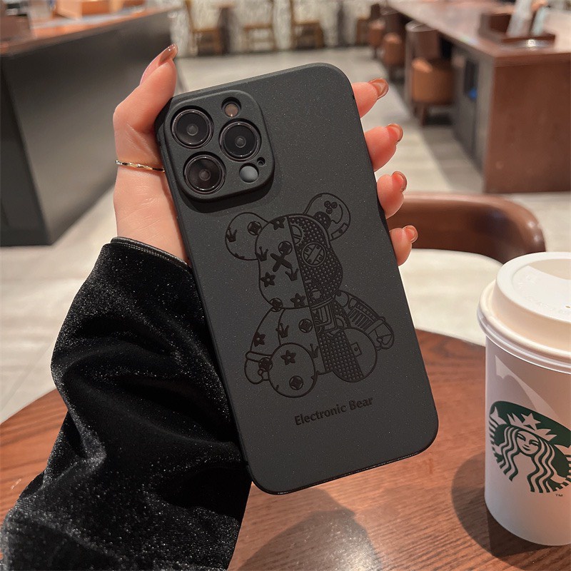 Ốp lưng iphone Hoạ Tiết Đen Kaws Robot