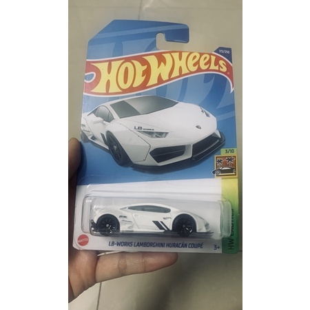 Xe mô hình Hot Wheels siêu xe Lamborghini Huracan Coupe LB-Works (mẫu 2022)