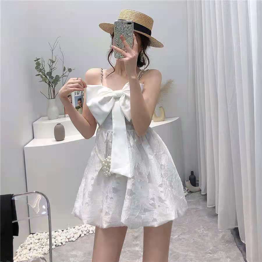 . Đầm Chữ A Hai Dây Eo Cao Đính Đá Phong Cách Pháp Ngọt Ngào Thời Trang Mùa Hè Mới Cho Nữ