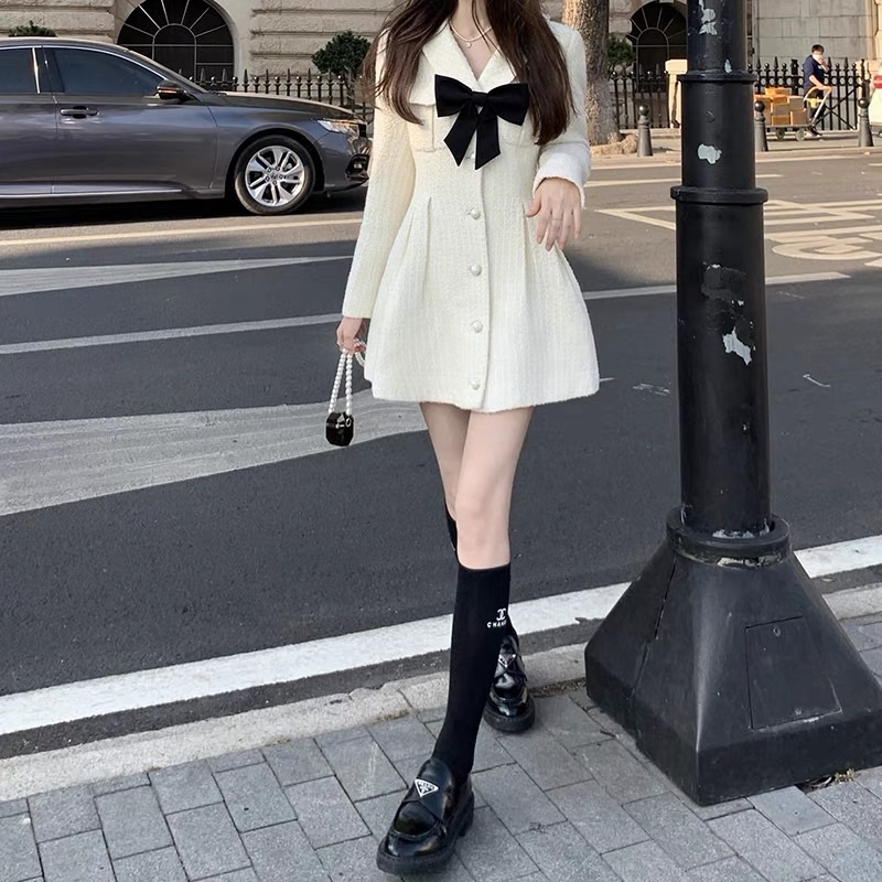 Váy Dạ Cổ Bẻ Tay Dài Chiết Eo Tôn Dáng Sang Trọng Kèm Nơ Đen Đính Có Thể Tháo Rời
