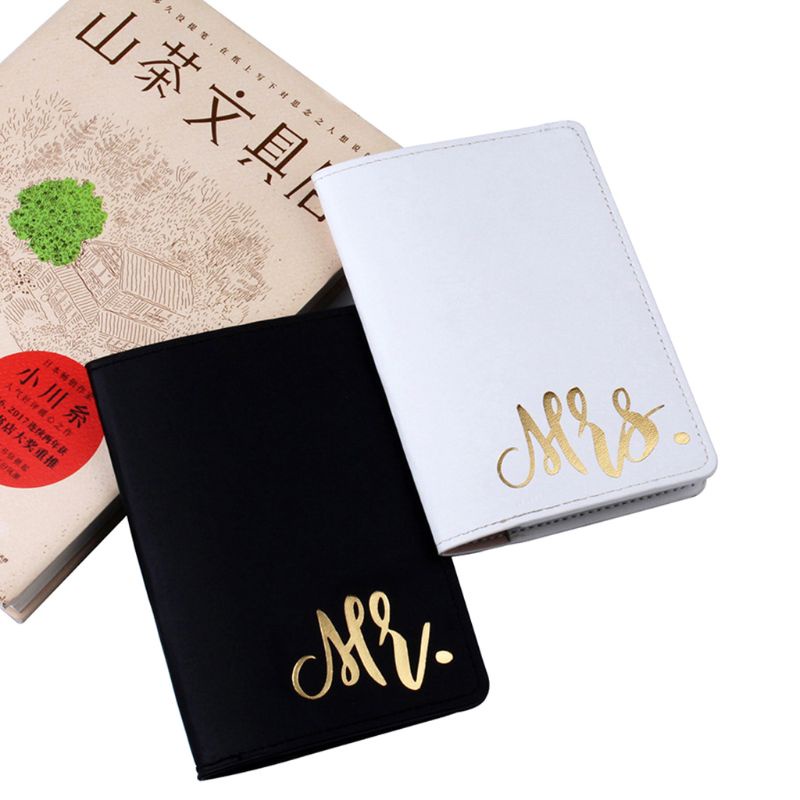Bộ Vỏ Bọc Hộ Chiếu Màu Trắng Đen In Chữ Mr &amp; Mrs