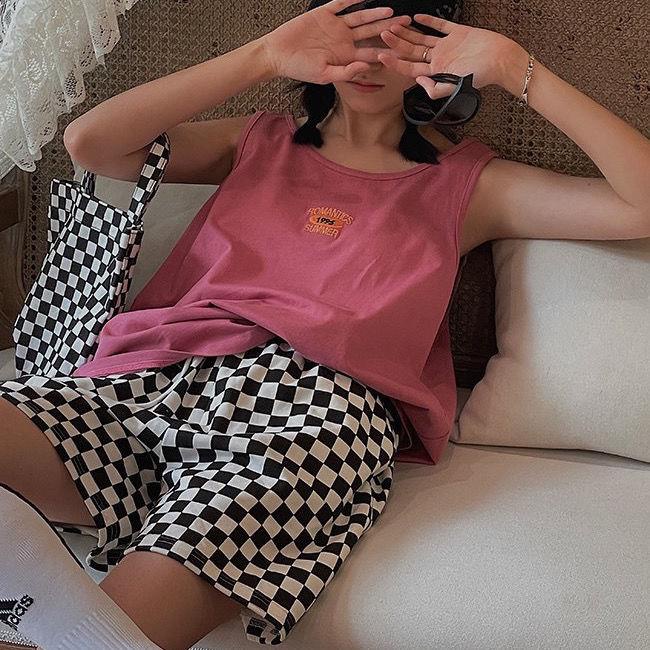 Quần ngắn dáng rộng in sọc caro đen trắng thời trang cá tính cho nữ