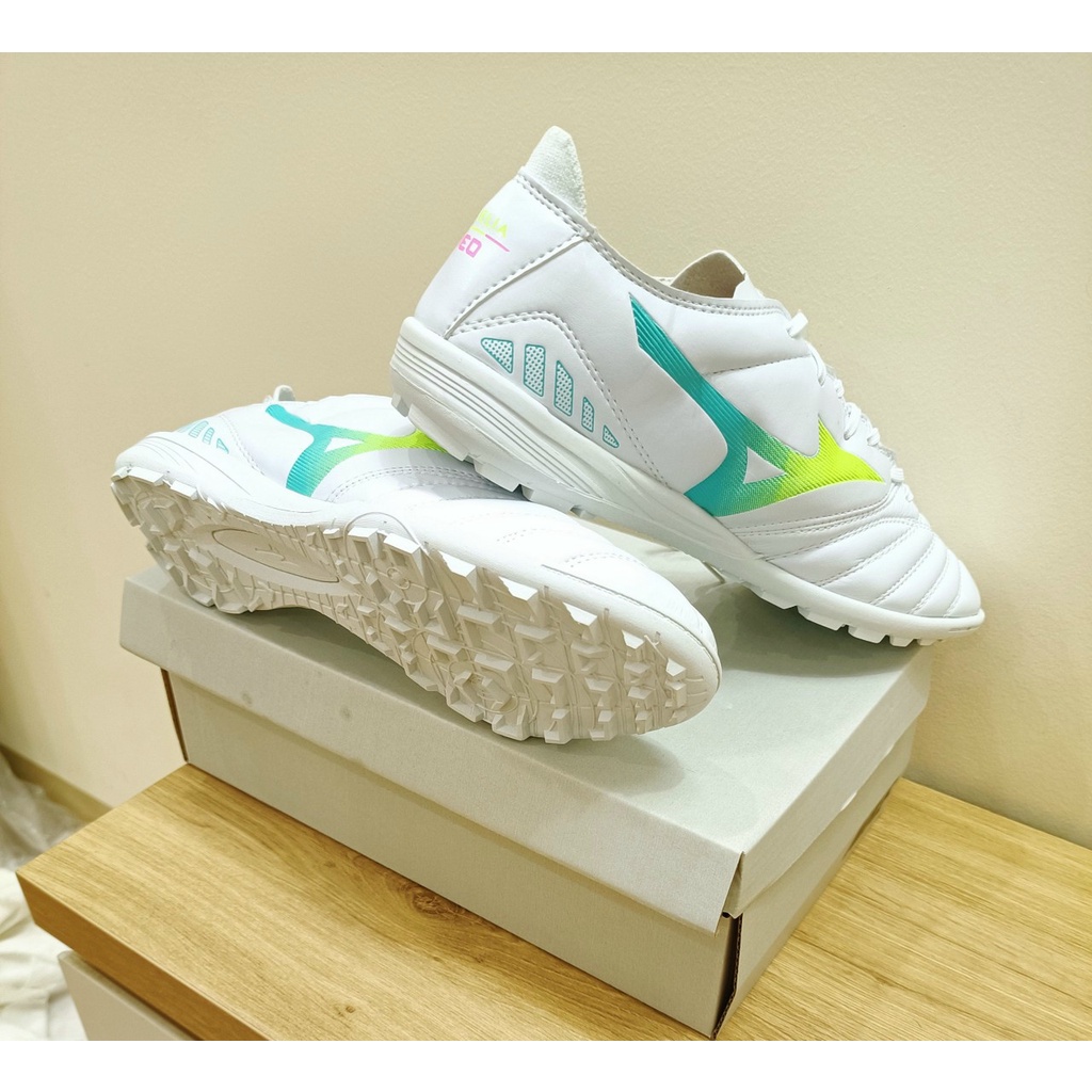 Giày đá bóng sân cỏ nhân tạo Mizuno Neo 3 Trắng Vàng Xanh đế TF sân cỏ nhân tạo
