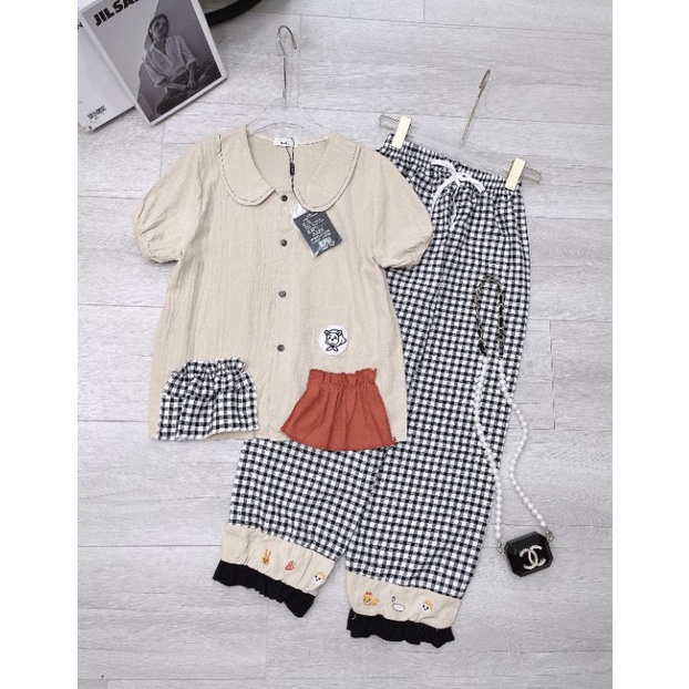 Set bộ nữ xinh xắn.Bộ tiểu thư đẹp.Áo đũi phối túi, quần kẻ suông dễ thương.Set đồ nữ đẹp.