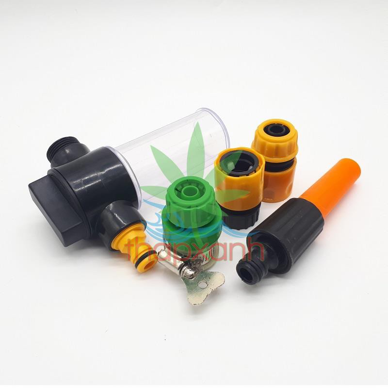 Bộ vòi xịt nước tưới cây, Rửa xe BTN-5200 nhựa thẳng kèm bình xà phòng