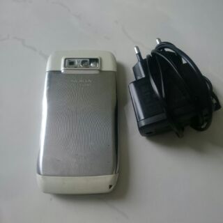 Nokia e71-1