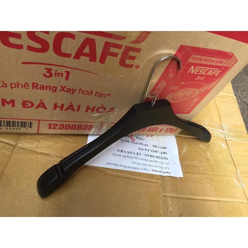 Móc áo nhựa nhập khẩu dày 3cm