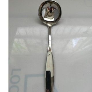 Vá múc canh bằng inox