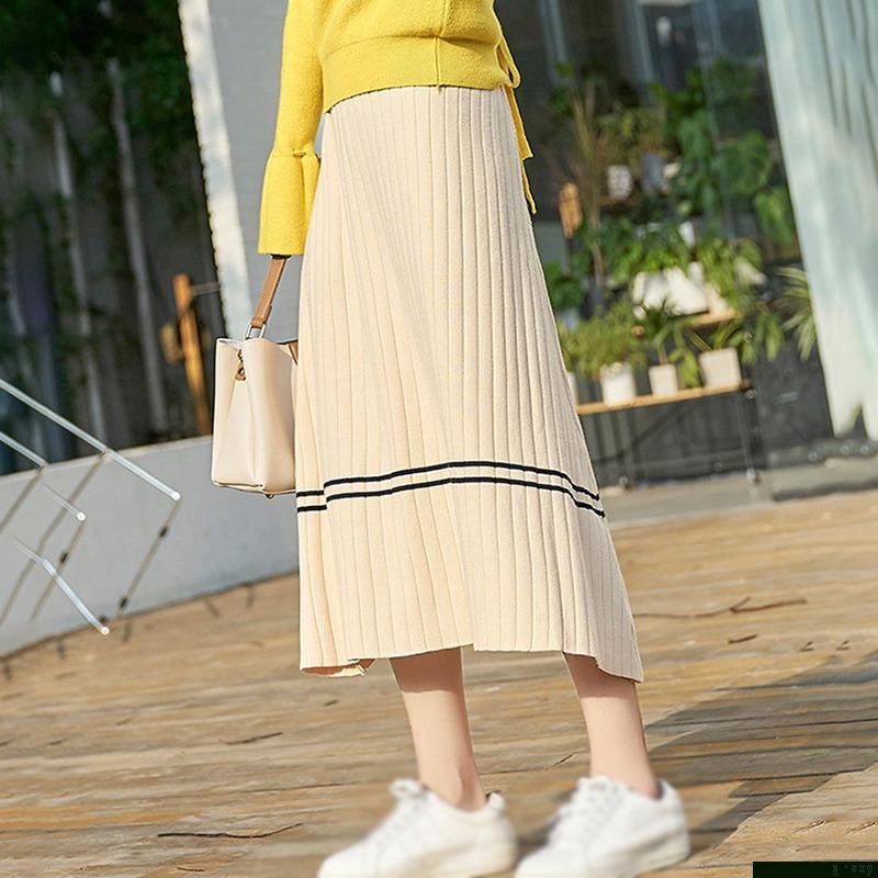 Chân váy chữ A màu sắc thời trang nữ tính