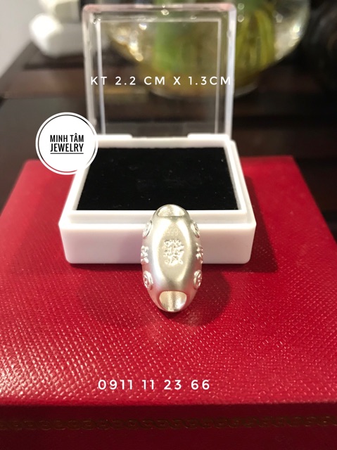 Charm tỳ hưu ngự trên thỏi bạc