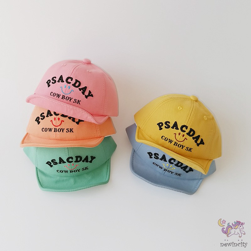 Mũ lưỡi trai phối chữ phong cách thịnh hành cho trẻ nhỏ