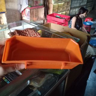 Đựng thức ăn cho chim