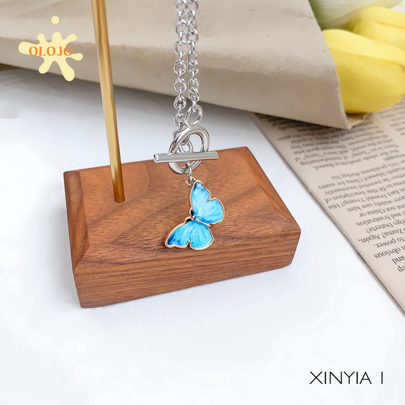 Vòng Tay Hình Bướm Xanh Dương Đơn Giản